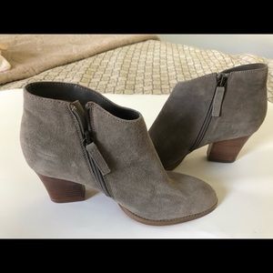 Boots NWOT beige suede bootys